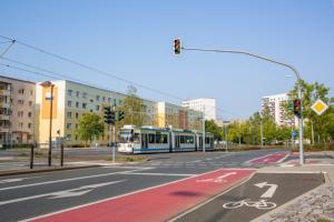 Erlanger Allee, Radfahrstreifen