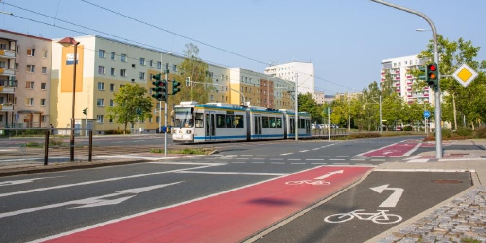 Erlanger Allee, Radfahrstreifen